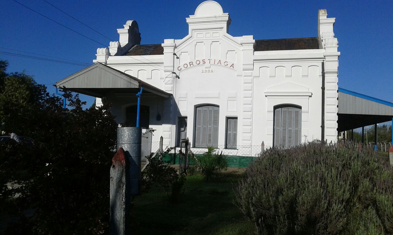 Estación de tren de Gorostiaga donde se encuentra instalado uno de los pluviómetros de la red. Gorostiaga, noviembre 2009.